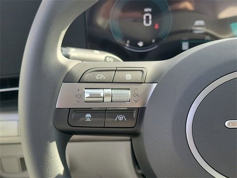 New 2026 Hyundai Kona SE image 5