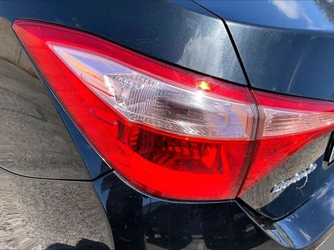 Used 2018 Toyota Corolla LE FWD image 31
