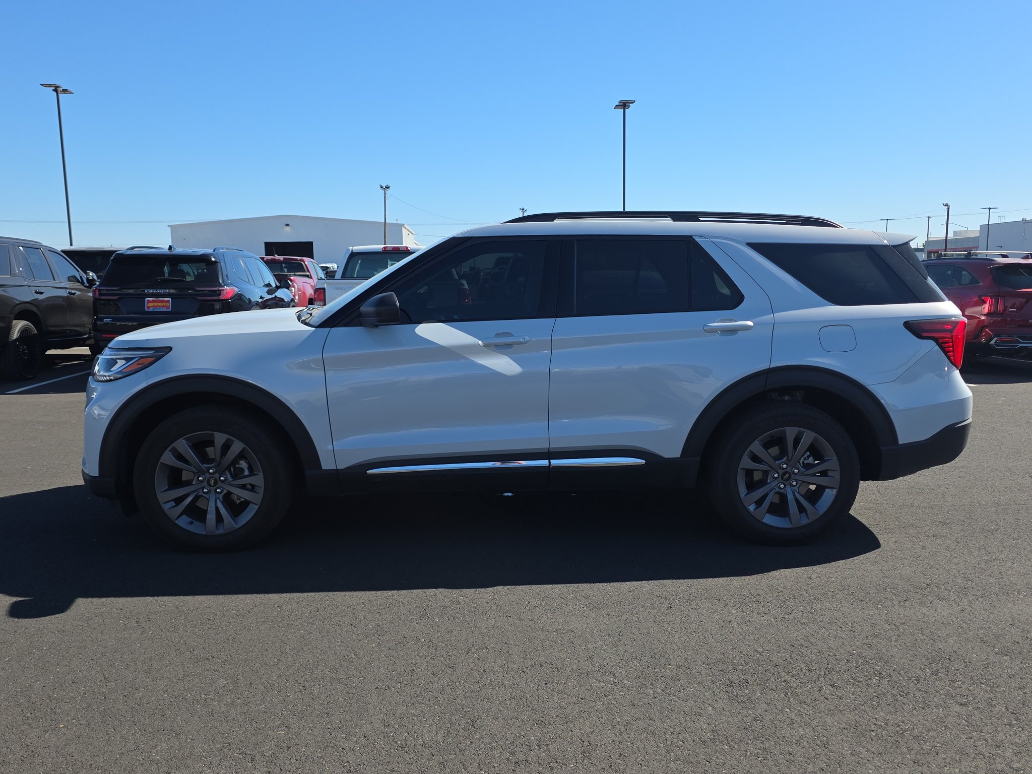 Used 2025 Ford Explorer Active w/ Active Comfort Package AWD/4WD image 4