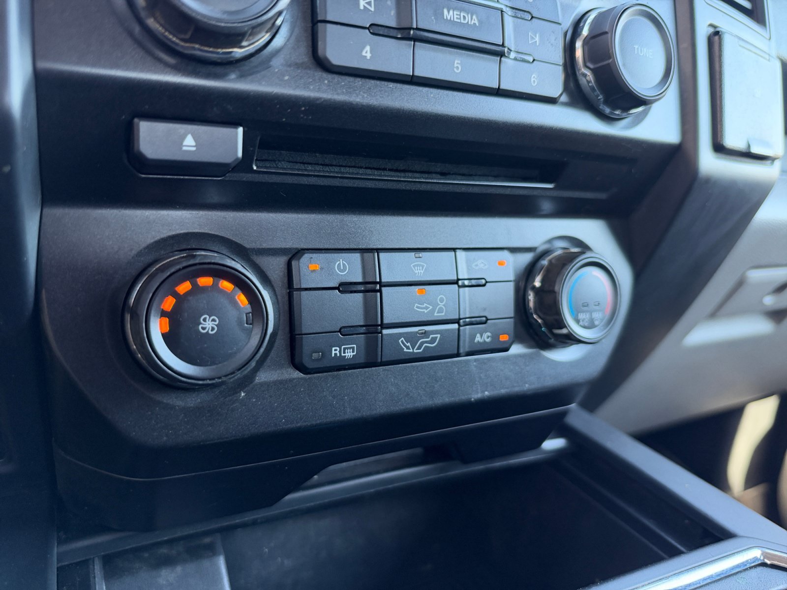 Used 2018 Ford F150 XL w/ Equipment Group 101A Mid AWD/4WD image 23