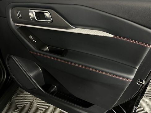 Used 2025 Ford Explorer ST-Line w/ ST-Line Street Pack image 38