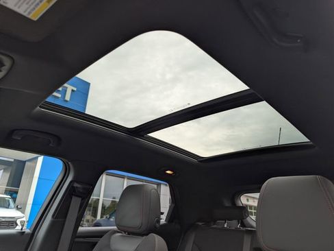 Used 2023 Chevrolet TrailBlazer RS w/ Sun and Liftgate Package AWD/4WD image 28