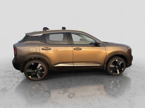 New 2026 Nissan Kicks SR w/ Cold Weather Package AWD/4WD image 3