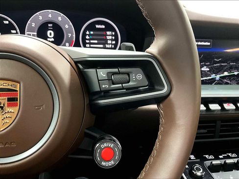 Used 2025 Porsche 911 Carrera image 23