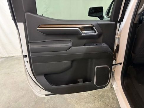 Used 2023 Chevrolet Silverado 1500 LT w/ Protection Package AWD/4WD image 18