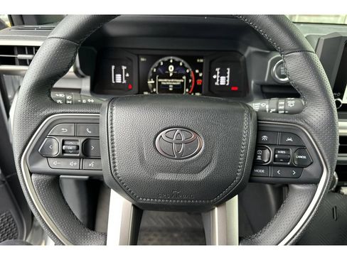 New 2026 Toyota 4Runner SR5 AWD/4WD image 27