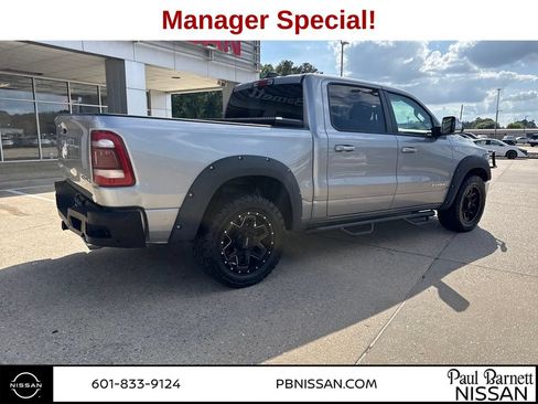 Used 2019 RAM 1500 Laramie AWD/4WD image 3