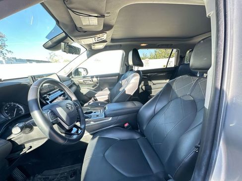Used 2022 Toyota Highlander Platinum image 7