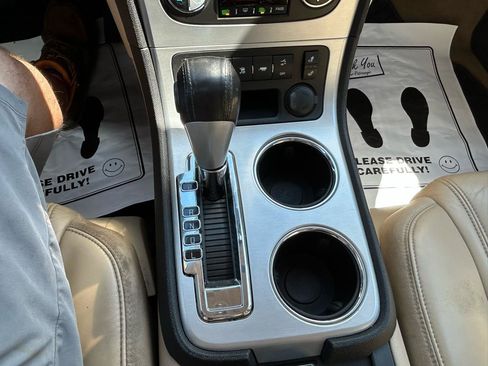 Used 2010 GMC Acadia SLT AWD/4WD image 26