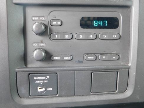 Used 2005 Chevrolet Express 3500 RWD image 12