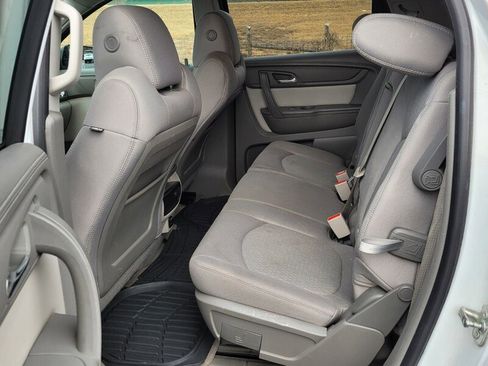 Used 2016 GMC Acadia SLE image 6