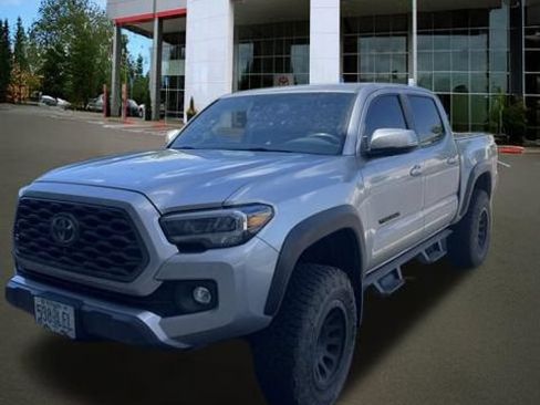 Used 2020 Toyota Tacoma TRD Off-Road w/ TRD Premium Off Road Package AWD/4WD image 14