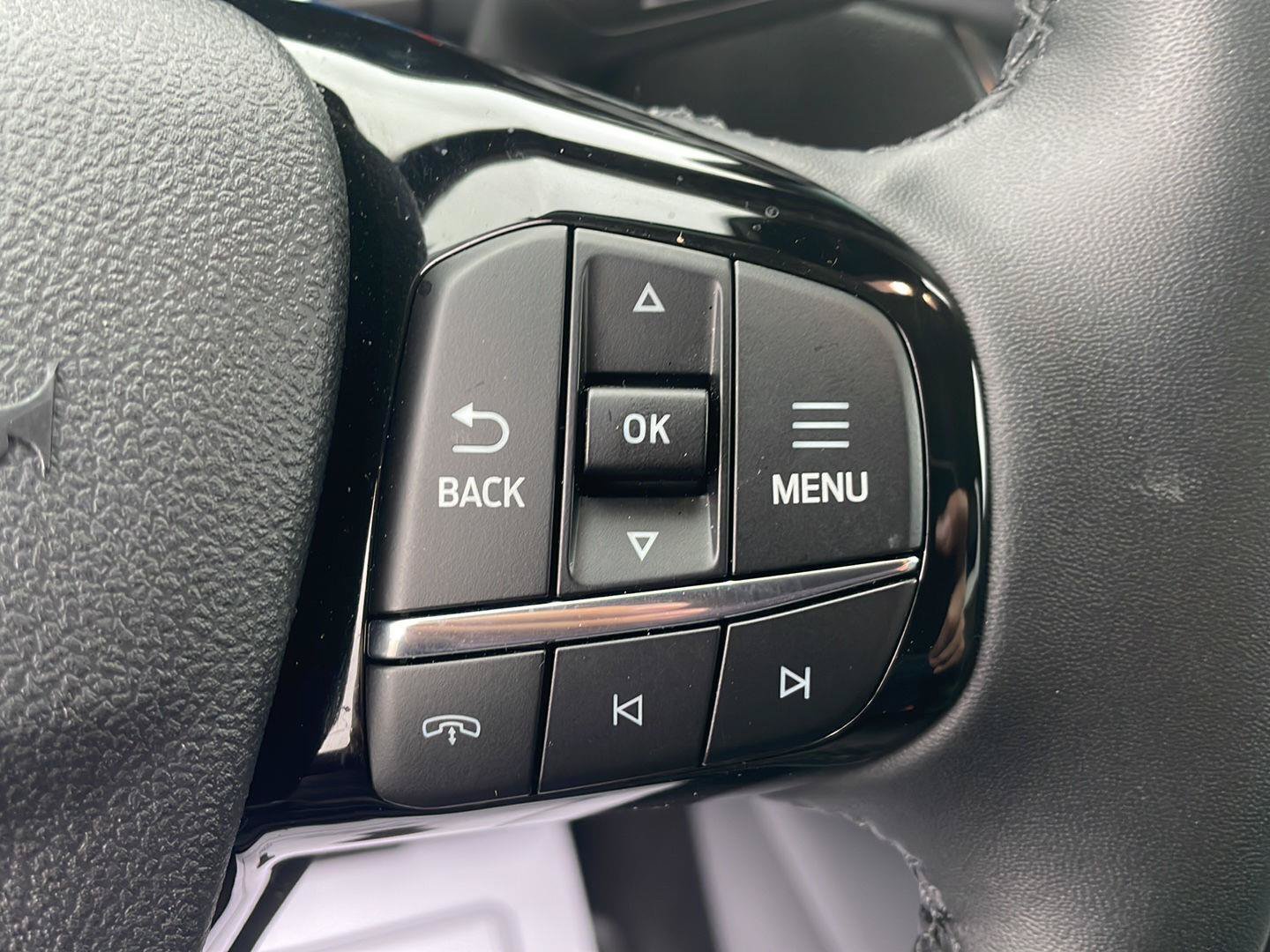 Used 2026 Ford Escape Platinum w/ Premium Technology Package AWD/4WD image 16
