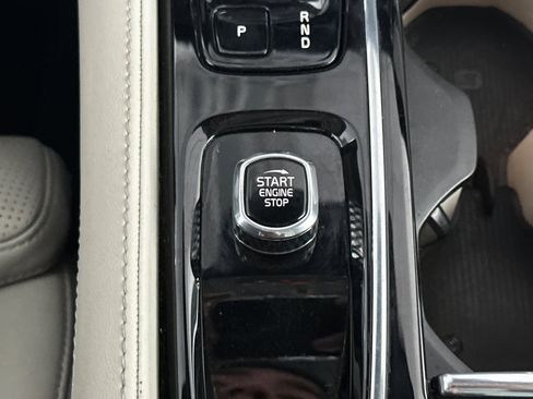 Used 2024 Volvo S90 T8 Ultimate image 24