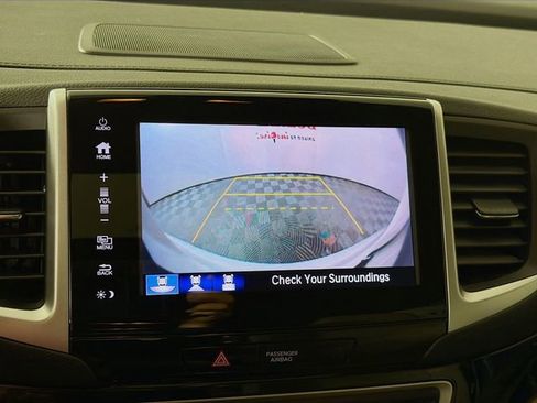 Used 2018 Honda Pilot Touring image 17