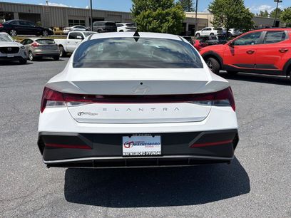 New 2026 Hyundai Elantra SE