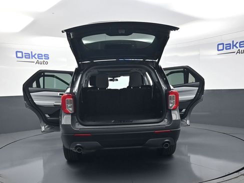 Used 2023 Ford Explorer XLT w/ Equipment Group 202A AWD/4WD image 59