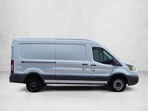 Used 2015 Ford Transit 250 148 Medium Roof RWD image 4