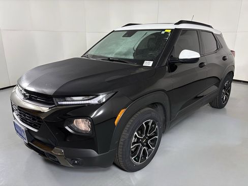 Used 2021 Chevrolet TrailBlazer ACTIV w/ Sun and Liftgate Package image 4