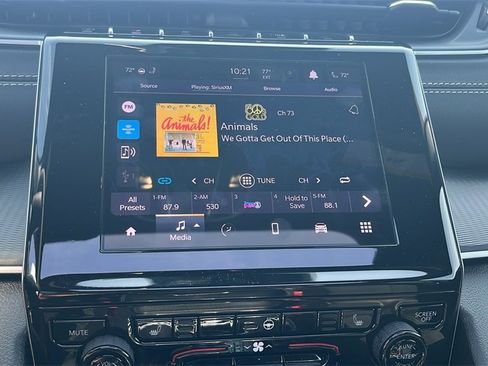 Used 2025 Jeep Grand Cherokee L Altitude image 19