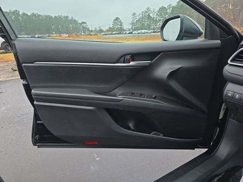 Used 2023 Toyota Camry SE image 31