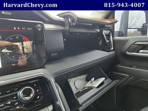 Used 2024 GMC Sierra 3500 Denali w/ Denali Reserve Package AWD/4WD image 12