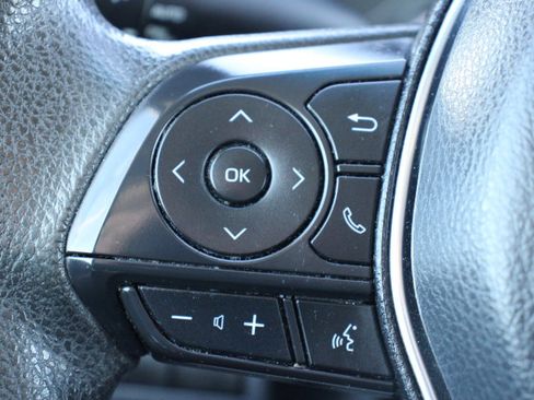 Used 2020 Toyota Camry LE image 23