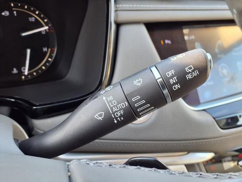 Used 2018 Cadillac XT5 Luxury image 19