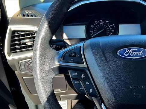 Used 2020 Ford Edge SEL image 16