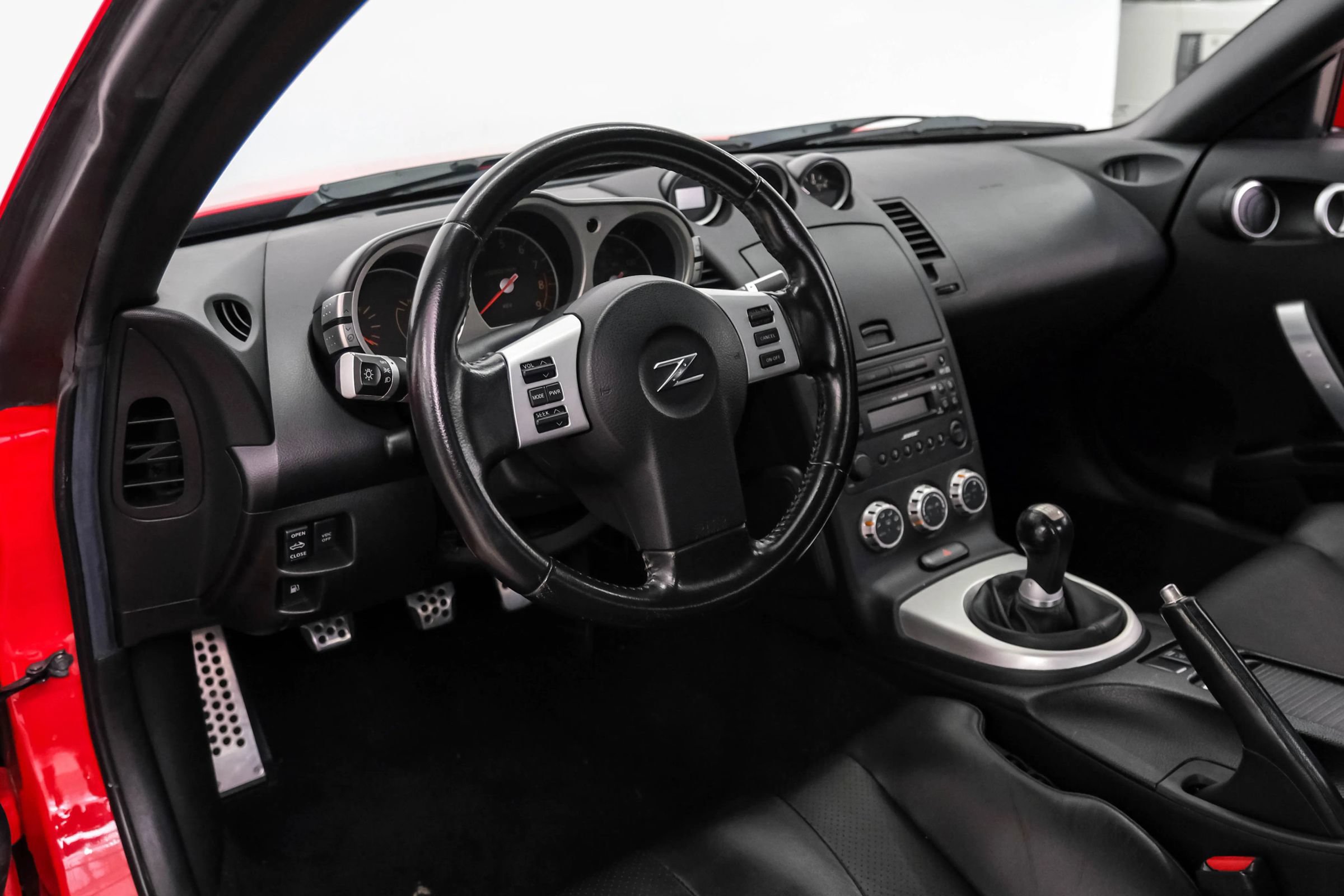 Used 2008 Nissan 350Z Grand Touring RWD image 2