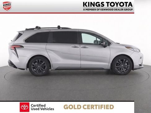 Used 2024 Toyota Sienna XSE w/ XSE Premium Package FWD image 9