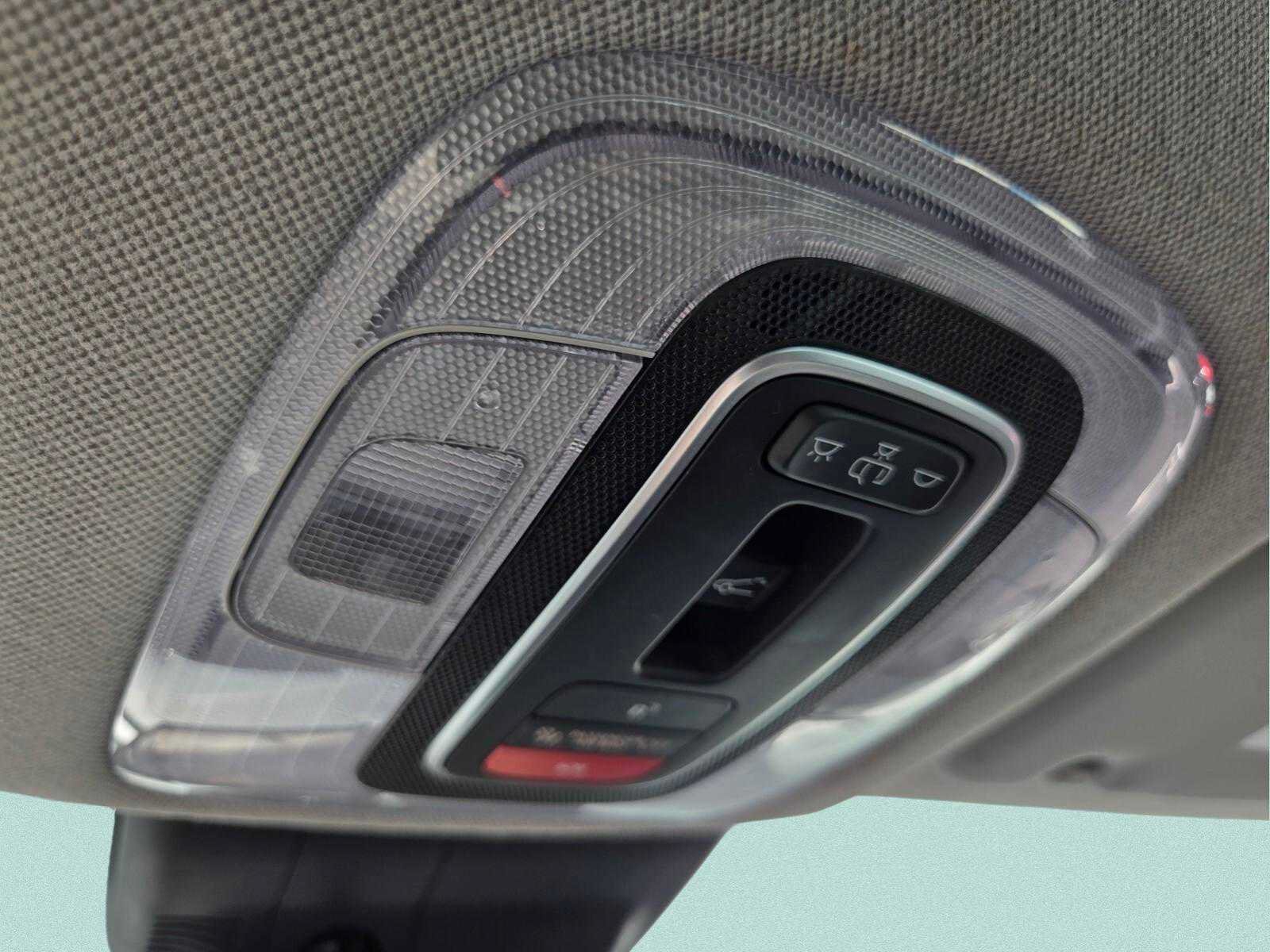 Used 2025 Hyundai Elantra SEL FWD image 31