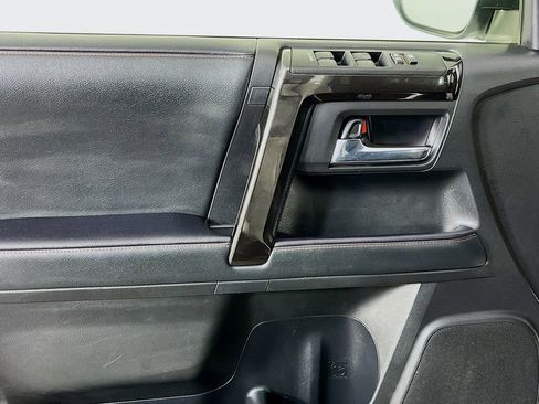 Used 2020 Toyota 4Runner TRD Off-Road Premium image 26