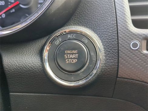 Used 2017 Kia Forte EX image 29