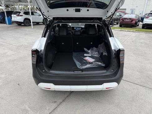 New 2026 Nissan Kicks SR w/ SR Premium Package FWD image 31