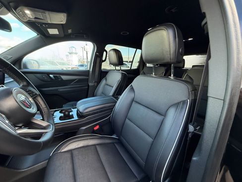 Used 2025 Buick Enclave Preferred w/ Power Package image 19