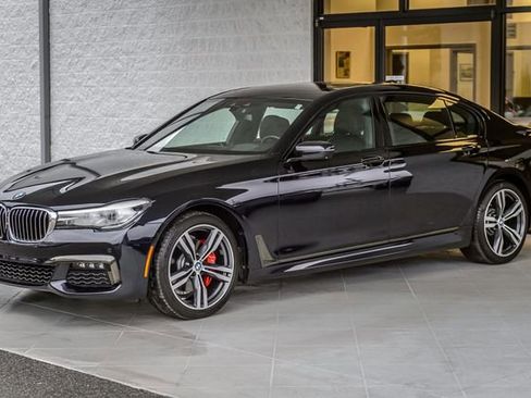 Used 2019 BMW 740i w/ Executive Package image 6