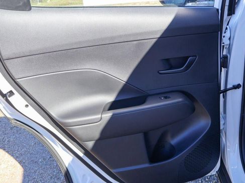 New 2026 Hyundai Kona SE image 13