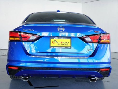 Used 2025 Nissan Altima 2.5 SR w/ SR Premium Package image 9