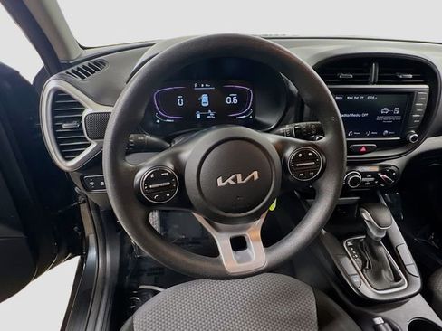 Certified 2023 Kia Soul LX w/ LX Technology Package FWD image 11