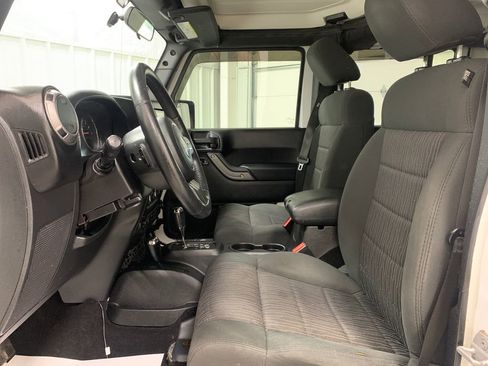 Used 2012 Jeep Wrangler Unlimited Sport image 15