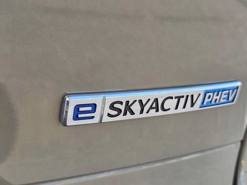 Certified 2025 MAZDA CX-70 Plug-In Hybrid w/ Premium Pkg AWD/4WD image 18