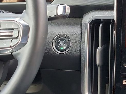 Used 2024 GMC Acadia Elevation image 16