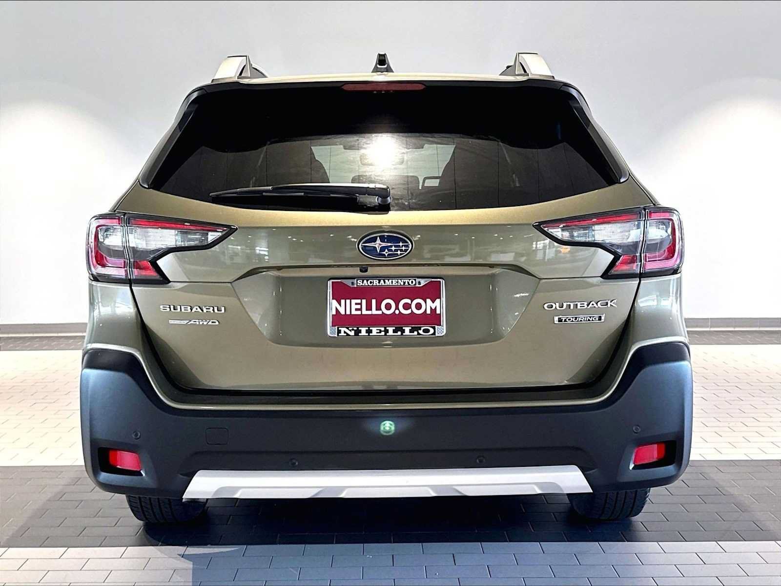 Used 2023 Subaru Outback Touring AWD/4WD image 9
