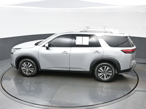 Used 2023 Nissan Pathfinder SL AWD/4WD image 36