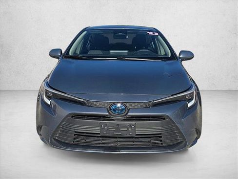 Certified 2023 Toyota Corolla LE image 2