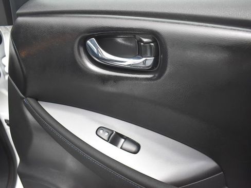 Used 2024 Nissan Leaf S image 24