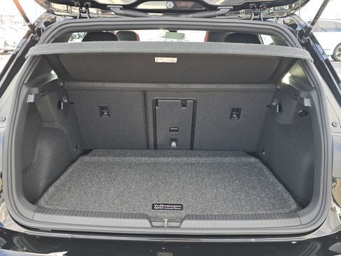 New 2026 Volkswagen GTI SE image 15
