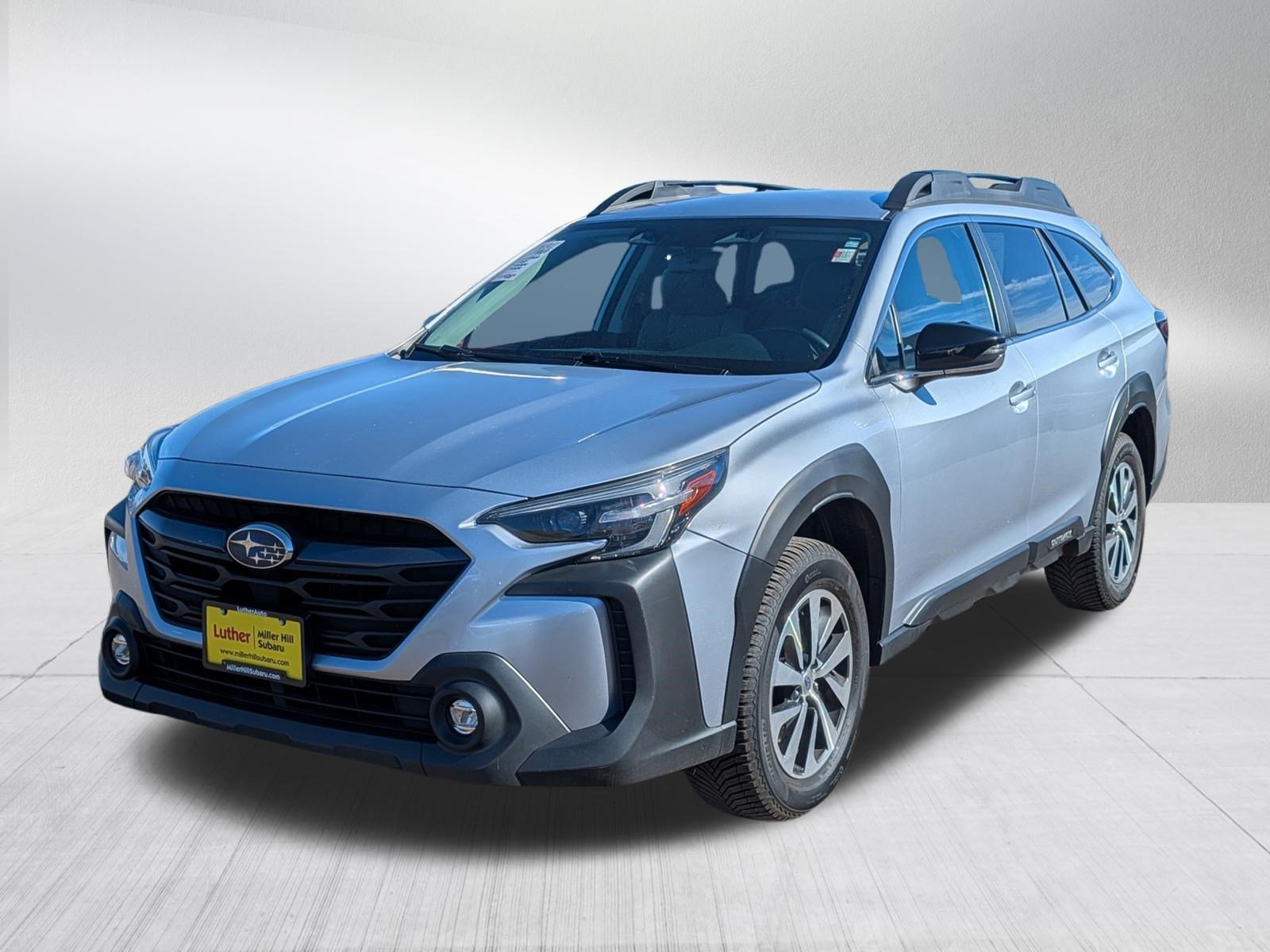 Used 2023 Subaru Outback Premium AWD/4WD image 3