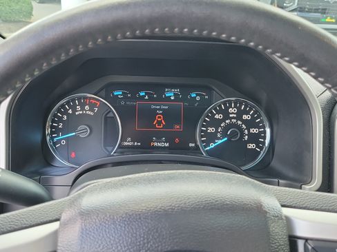Used 2018 Ford F150 Lariat w/ Equipment Group 502A Luxury AWD/4WD image 24
